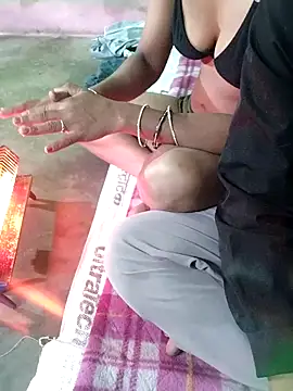 Snapshot of Coupleshow47 chatting on November 9, 10:41 pm Coupleshow47 online show from November 9, 10:41 pm