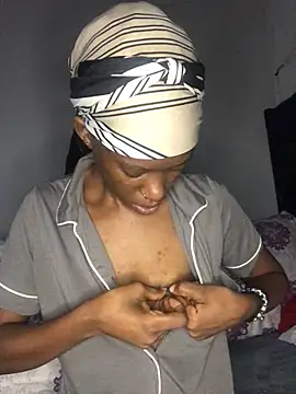 xxSexyTalia28 online show from April 11, 8:18 am