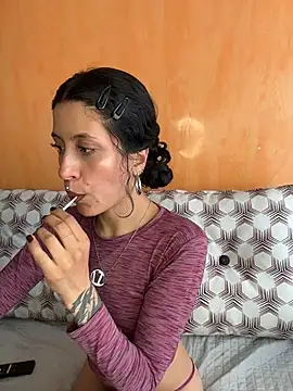 indira k online show from November 17, 3:40 pm