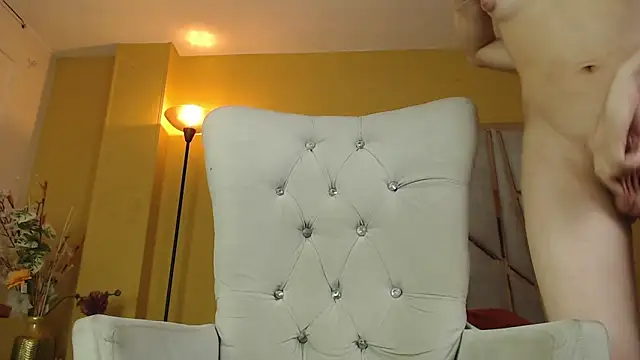 Snapshot of bella_houston chatting on December 31, 1:57 am bella houston online show from December 31, 1:57 am