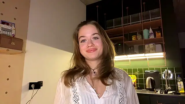 Snapshot of RoxyStar17 chatting on January 25, 8:31 pm RoxyStar17 online show from January 25, 8:31 pm