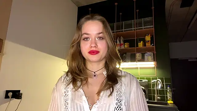 Snapshot of RoxyStar17 chatting on February 6, 11:48 pm RoxyStar17 online show from February 6, 11:48 pm