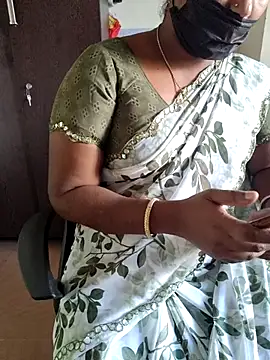 Snapshot of Tamil_roja69 chatting on April 22, 3:31 am Tamil roja69 online show from April 22, 3:31 am