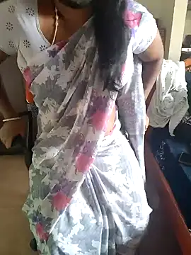 Snapshot of Tamil_roja69 chatting on May 9, 5:23 am Tamil roja69 online show from May 9, 5:23 am