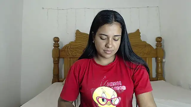 Snapshot of Coral0403 chatting on February 3, 6:49 pm Coral0403 online show from February 3, 6:49 pm