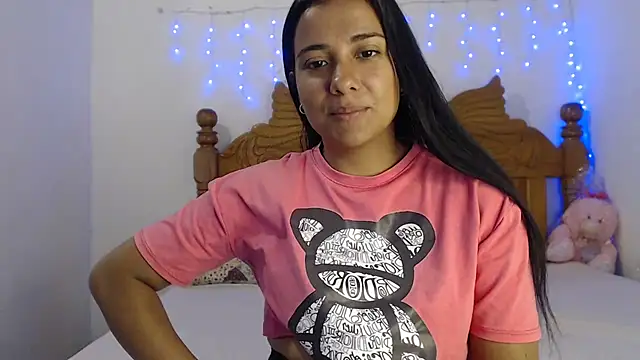 Snapshot of Coral0403 chatting on February 6, 6:24 pm Coral0403 online show from February 6, 6:24 pm