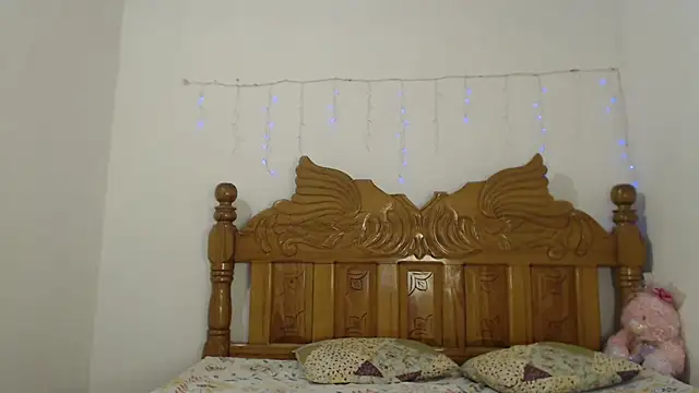 Snapshot of Coral0403 chatting on February 7, 9:26 pm Coral0403 online show from February 7, 9:26 pm