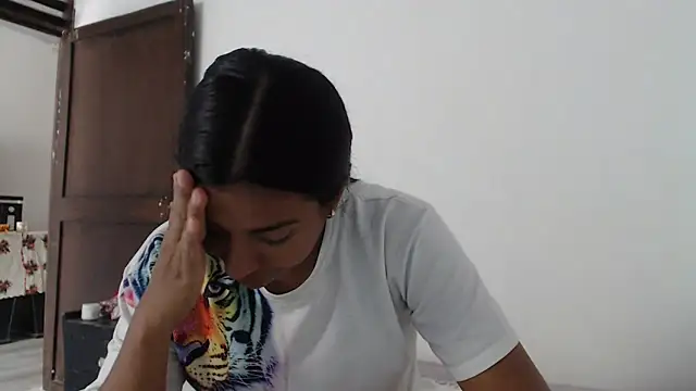 Snapshot of Coral0403 chatting on March 9, 6:54 pm Coral0403 online show from March 9, 6:54 pm