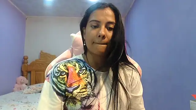 Snapshot of Coral0403 chatting on September 12, 12:33 am Coral0403 online show from September 12, 12:33 am