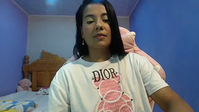 Snapshot of Coral0403 chatting on November 5, 6:41 pm Coral0403 online show from November 5, 6:41 pm