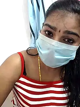 Snapshot of meena_27 chatting on February 6, 8:39 am meena 27 online show from February 6, 8:39 am