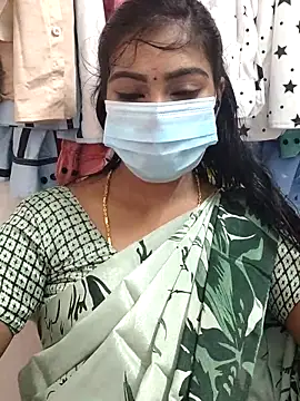 Snapshot of meena_27 chatting on February 14, 7:38 am meena 27 online show from February 14, 7:38 am