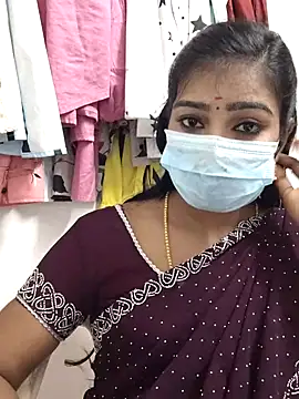 Snapshot of meena_27 chatting on February 15, 7:39 pm meena 27 online show from February 15, 7:39 pm