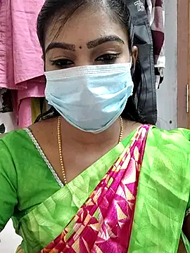 Snapshot of meena_27 chatting on February 18, 5:53 am meena 27 online show from February 18, 5:53 am