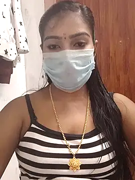 Snapshot of meena_27 chatting on February 25, 4:57 am meena 27 online show from February 25, 4:57 am