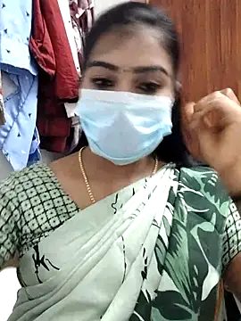 Snapshot of meena_27 chatting on March 1, 4:44 pm meena 27 online show from March 1, 4:44 pm