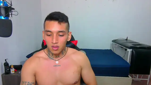 Snapshot of David_Adams2003 chatting on January 16, 2:19 pm David Adams2003 online show from January 16, 2:19 pm