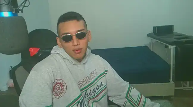 Snapshot of David_Adams2003 chatting on January 26, 12:54 pm David Adams2003 online show from January 26, 12:54 pm