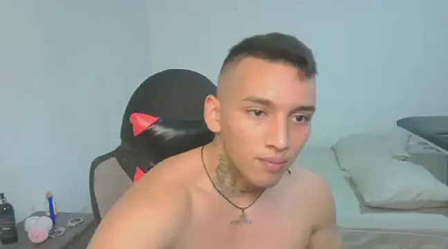 Snapshot of David_Adams2003 chatting on February 5, 6:15 pm David Adams2003 online show from February 5, 6:15 pm