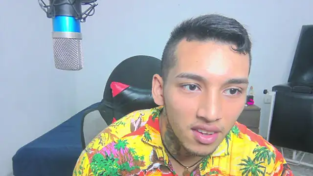 Snapshot of David_Adams2003 chatting on March 1, 1:51 pm David Adams2003 online show from March 1, 1:51 pm