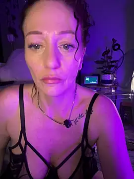 AlessasRoom online show from March 2, 7:59 am