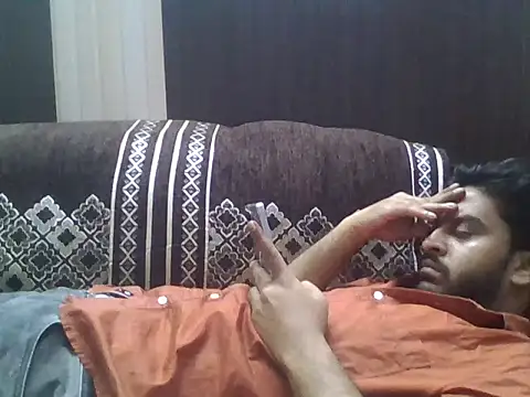 indihotguy online show from April 4, 3:20 pm