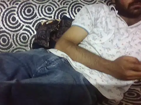 indihotguy online show from August 4, 8:17 am