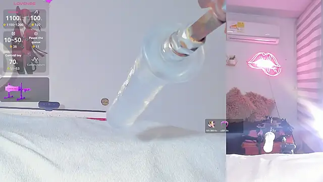 Maria Jones  online show from April 17, 2:25 am