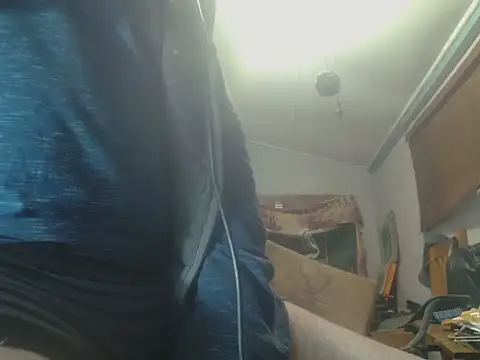 poesnuus999 online show from April 18, 1:31 am