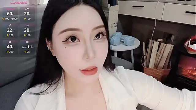 Snapshot of Caicai-a chatting on December 4, 8:34 am Caicai-a online show from December 4, 8:34 am