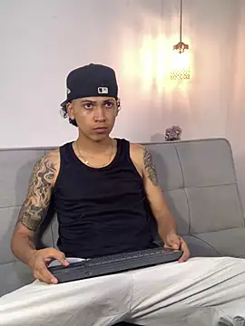 Br4ndxpimm online show from April 30, 9:04 am