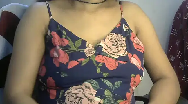 Snapshot of Naughty_Nayra chatting on February 10, 3:35 am Naughty Nayra online show from February 10, 3:35 am