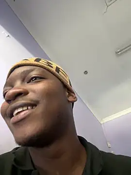 Snapshot of Redfucks333 chatting on September 16, 9:43 am Redfucks333 online show from September 16, 9:43 am