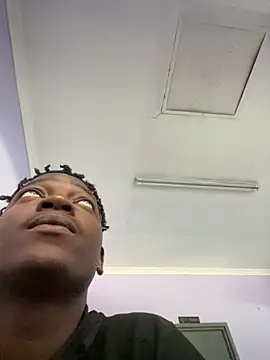 Snapshot of Redfucks333 chatting on October 17, 9:56 am Redfucks333 online show from October 17, 9:56 am