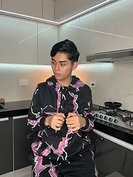 Snapshot of Maxi_little chatting on September 12, 12:22 am Maxi little online show from September 12, 12:22 am