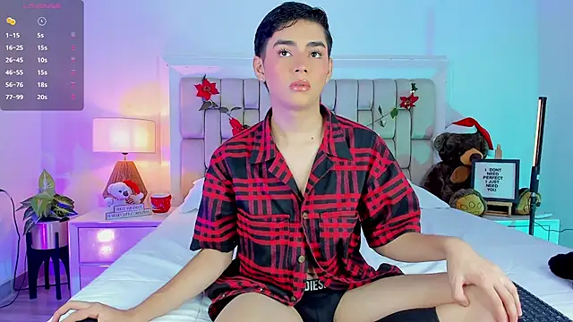 Snapshot of Maxi_little chatting on December 17, 8:59 pm Maxi little online show from December 17, 8:59 pm