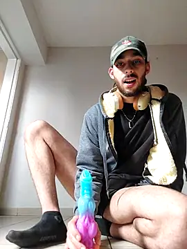 Snapshot of Levi_Latino chatting on October 25, 10:23 am Levi Latino online show from October 25, 10:23 am