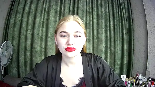 Snapshot of dorisss24 chatting on January 3, 12:30 pm dorisss24 online show from January 3, 12:30 pm