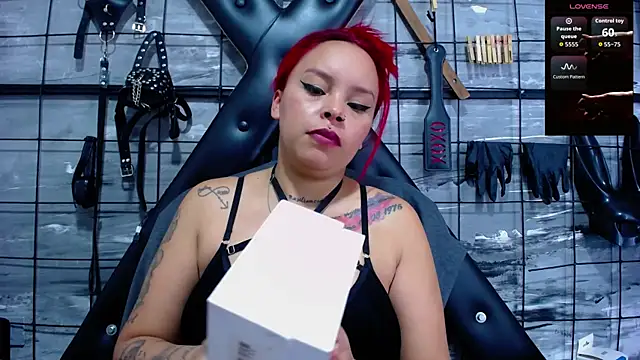 Snapshot of Alana_Roth chatting on November 15, 7:21 pm Alana Roth online show from November 15, 7:21 pm