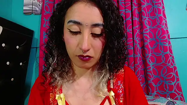 Snapshot of valerie_mase chatting on December 17, 9:54 pm valerie mase online show from December 17, 9:54 pm