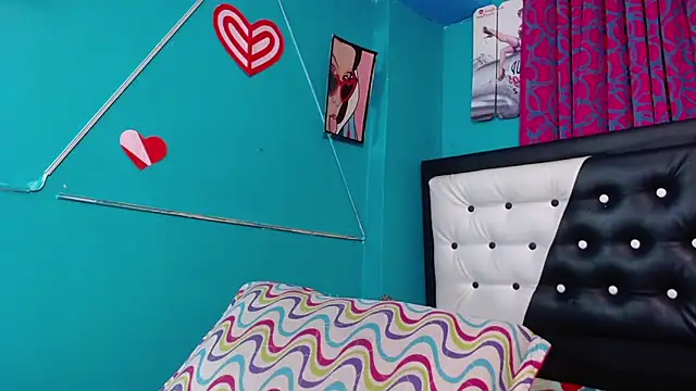 Snapshot of valerie_mase chatting on February 2, 9:13 pm valerie mase online show from February 2, 9:13 pm