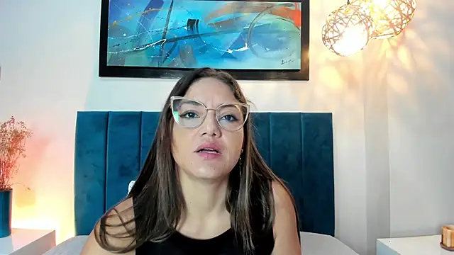 EloiseQuinn online show from October 21, 1:23 pm