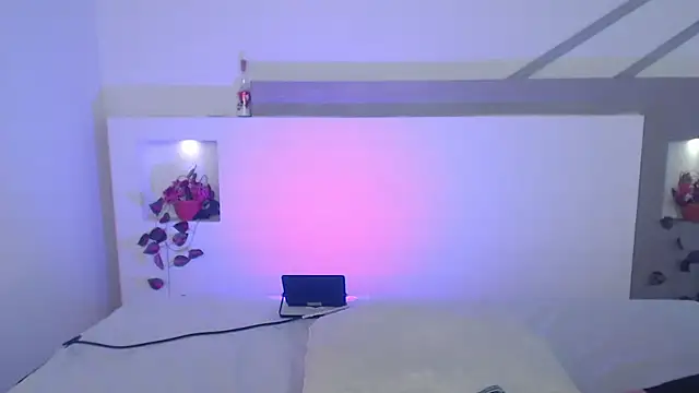 Snapshot of VenusEvans1 chatting on March 15, 10:33 pm VenusEvans1 online show from March 15, 10:33 pm