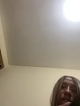 Snapshot of Celine_trans01 chatting on January 18, 7:28 am Celine trans01 online show from January 18, 7:28 am