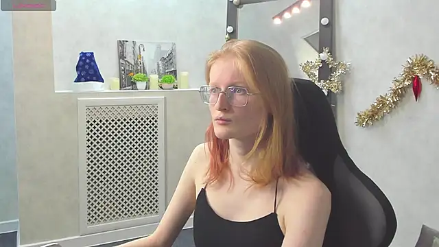 Snapshot of ElizabethHarpper chatting on January 19, 1:00 am ElizabethHarpper online show from January 19, 1:00 am