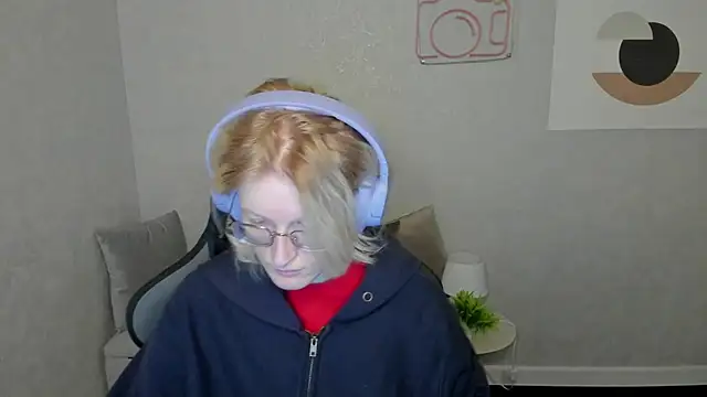 Snapshot of ElizabethHarpper chatting on September 12, 12:11 am ElizabethHarpper online show from September 12, 12:11 am