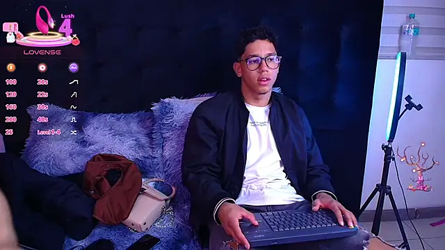 RyanPricee online show from December 16, 1:21 am