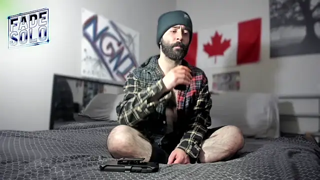 Snapshot of Faded-Solo chatting on November 15, 8:16 pm Faded-Solo online show from November 15, 8:16 pm