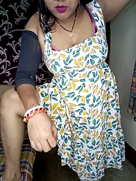 Hot muskaan online show from October 30, 6:15 am