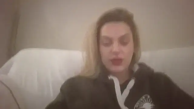 Snapshot of Gigi-Honey chatting on December 4, 10:40 pm Gigi-Honey online show from December 4, 10:40 pm